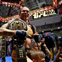 Julianna Pena i Amanda Nunes