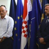 Konferencija za medije o remontu protupožarnih aviona