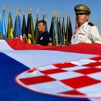 Polaganje zastave na kninskoj tvrđavi