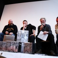 Vladimir Matijanić u društvu bivših feralovaca na predstavljanju knjige Viktora Ivančića 'Bilježnica Robija K.'