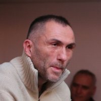 Vladimir Matijanić u društvu bivših feralovaca na predstavljanju knjige Viktora Ivančića 'Bilježnica Robija K.'
