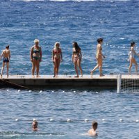 Gužve na makarskim plažama