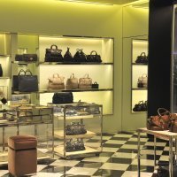 Proizvodi brenda Prada