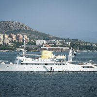 Jahta Christina O usidrena ispred Šibenika