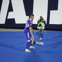 Bačena proteza ispod sjeverne tribine