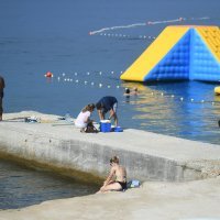 Uzimanje uzoraka mora na plaži Kolovare