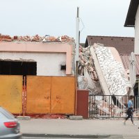 Na pečenjaru u Dubravi srušio se dio susjednog zida