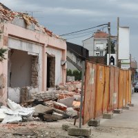 Na pečenjaru u Dubravi srušio se dio susjednog zida