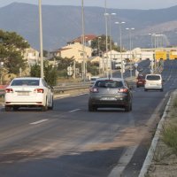 Mjesto sudara osobnog automobila i motocikla na brzoj cesti u Kaštelima