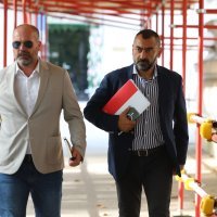 Privođenje osumnjičenih za malverzacije u INI na Županijski sud.