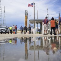 Dvostupanjska raketa Space Launch System