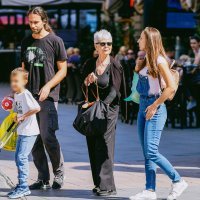 Jadranka Kosor sa sinom Lovrom, unukom i snahom