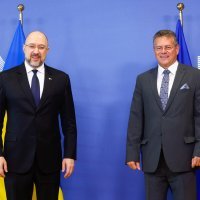 Ukrajinski premijer Denis Šmihal s europskim dužnosnicima potpisao paket pomoći