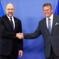 Ukrajinski premijer Denis Šmihal s europskim dužnosnicima potpisao paket pomoći