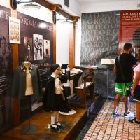 Mussolinijev grob i izložba