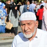 Okupljanje vjernika prije ceremonije otvorenja Islamskog centra u Sisku