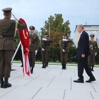 Turski predsjednik Erdogan položio vijenac ispred Spomenika domovini