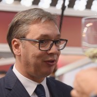 Vučić na sajmu vina u Beogradu