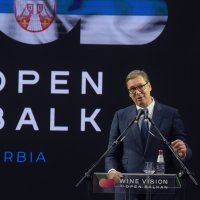 Vučić na sajmu vina u Beogradu
