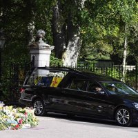 Lijes s tijelom kraljice Elizabete putuje u Edinburgh