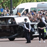 Kralj Charles dolazi u Buckinghamsku palaču