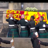 Lijes kraljice Elizabete II stigao u katedralu St. Giles