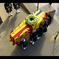 Lijes kraljice Elizabete II stigao u katedralu St. Giles