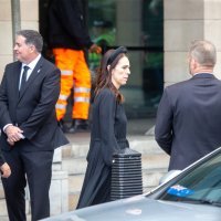 Jacinda Ardern odala počast kraljici