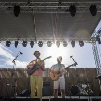 Kings of convenience