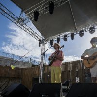 Kings of convenience