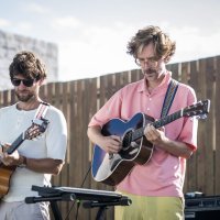 Kings of convenience