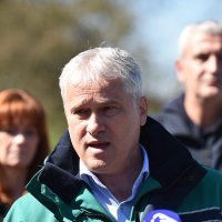 U Brodarcima izjave su dali generalni direktor Hrvatskih voda Zoran Đuroković i Damir Trut, ravnatelj Ravnateljstva civilne zaštite