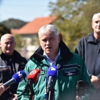 U Brodarcima izjave su dali generalni direktor Hrvatskih voda Zoran Đuroković i Damir Trut, ravnatelj Ravnateljstva civilne zaštite