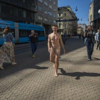 Bruno Isaković ponovio performans Toma Gotovca 'Zagreb, volim te'