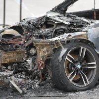 U Vrapču izgorjela dva auta