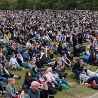 Građani su pratili ispraćaj kraljice na ulicama i u parkovima diljem zemlje
