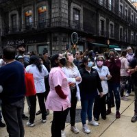 Ljudi u Meksiku na ulicama nakon potresa