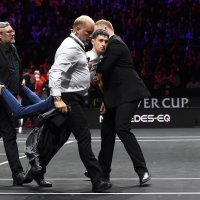 Prosvjednik se zapalio u Londonu na teniskom meču