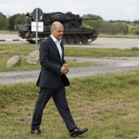 Olaf Scholz na poligonu tenkova u Njemačkoj