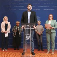 Oporba o promjenama Ustava