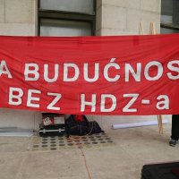 Prosvjed Radničke fronte ispred HDZ-a