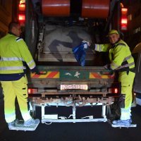 Tomislav Tomašević obišao djelatnike Čistoće koji su skupljali otpad u večernjim satima