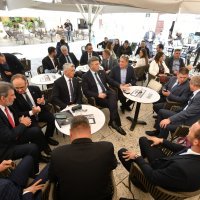 Plenković na kavi sa zadarskim HDZ-ovcima