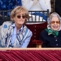 Penny Knatchbull s kraljicom