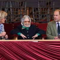 Penny Knatchbull s kraljicom