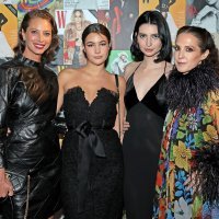Christy Turlington Burns, Grace Burns, Meadow Walker i Sara Moonves