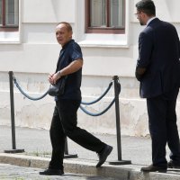 Optuzeni hrvatski piloti nakon sastanka u Vladi, kolovoz 2022.