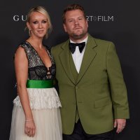 James Corden sa suprugom