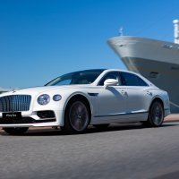 Bentley slavi prošlost s dva grand touring modela: Kultni S1 Continental Flying Spur i Flying Spur Hybrid Odyssean Edition