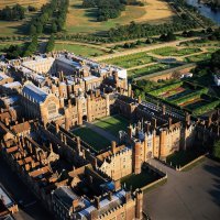 Hampton Court palača poznatija kao palača Tudor